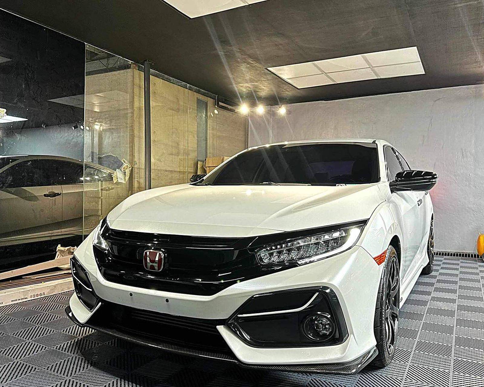 标准轿车